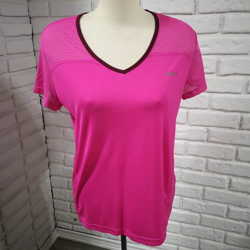 Reebok Play Dry Versa Cool Ladies Size Large Pink V-neck Athletic Top